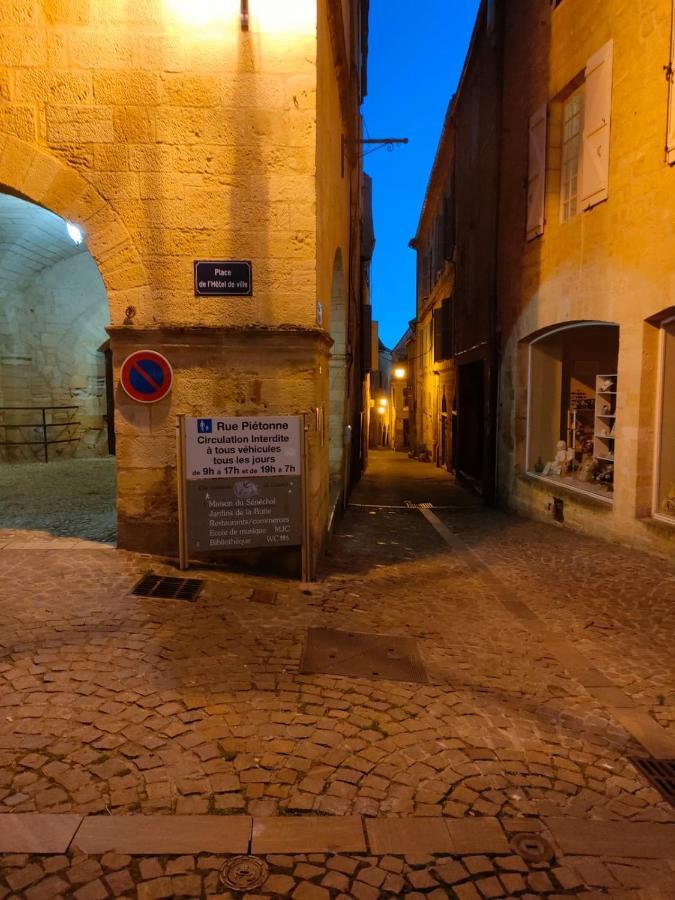 Maison de caractère au cœur de la cité médiévale de Gourdon Exterior foto